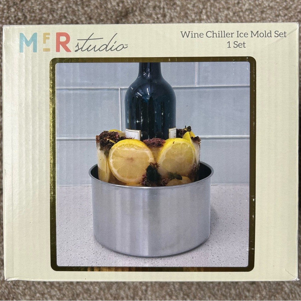 NWT Wine Chiller Ice Mold Set